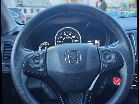 Used 2021 Honda HR-V EX image 12