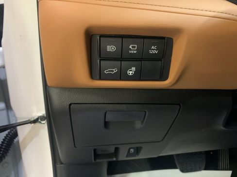 New 2026 Toyota Highlander Platinum image 33