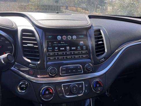 Used 2018 Chevrolet Impala LT image 17