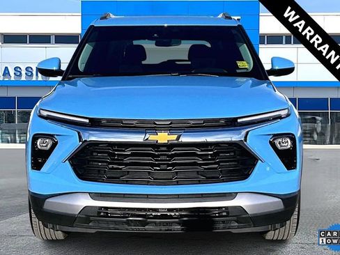 Used 2024 Chevrolet TrailBlazer LT w/ Driver Confidence Package image 2