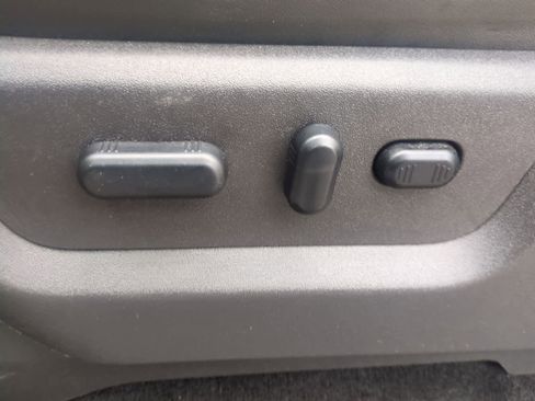 Used 2011 Ford F350 Lariat w/ Lariat Interior Pkg image 17