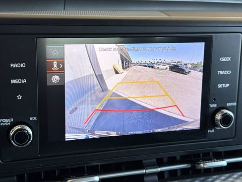 Used 2024 Kia Carnival LX FWD image 23