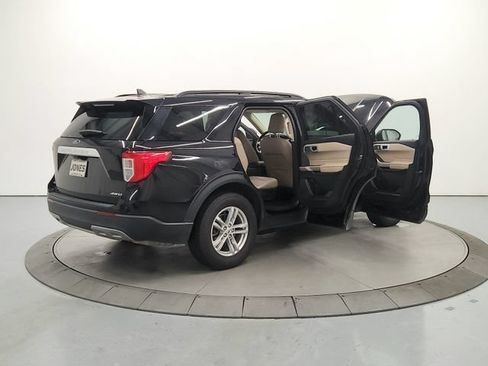 Used 2023 Ford Explorer XLT w/ Equipment Group 202A AWD/4WD image 16