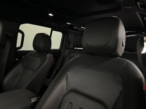 Used 2022 Land Rover Defender 110 X-Dynamic SE AWD/4WD image 31