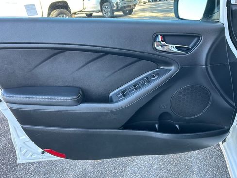 Used 2016 Kia Forte LX image 12