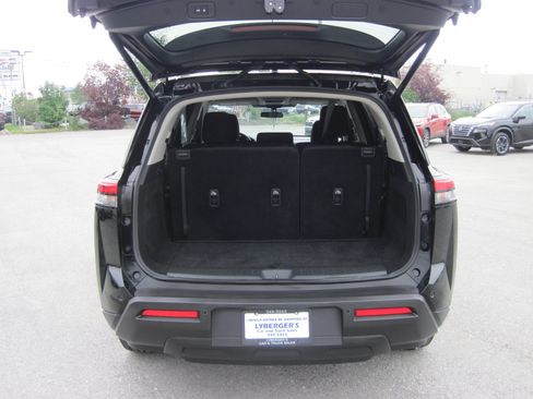 Used 2025 Nissan Pathfinder SV AWD/4WD image 6