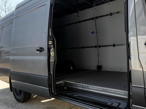Used 2026 Mercedes-Benz Sprinter 2500 image 10