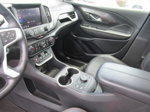 Used 2020 GMC Terrain SLT w/ Preferred Package FWD image 16