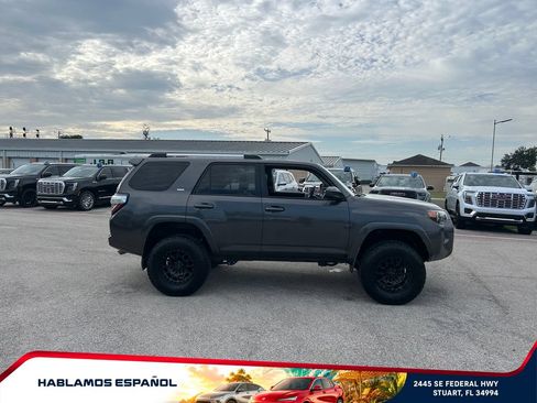 Used 2019 Toyota 4Runner SR5 AWD/4WD image 4