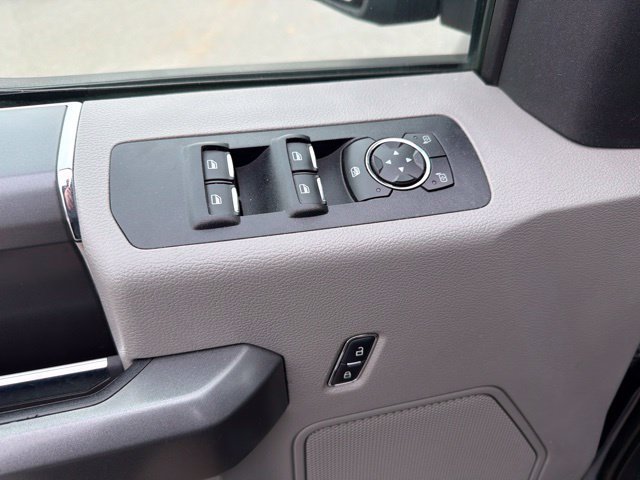 Used 2016 Ford F150 XLT w/ Equipment Group 302A Luxury AWD/4WD image 5
