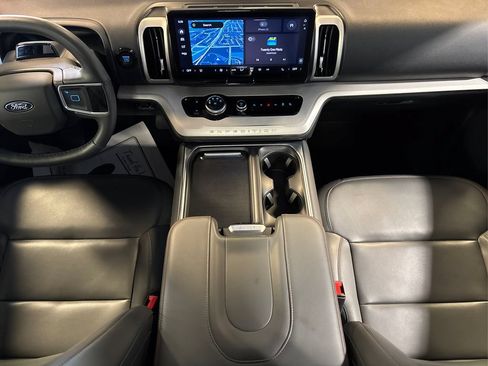 Certified 2025 Ford Expedition Active AWD/4WD image 26