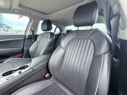 Used 2019 Genesis G70 2.0T Advanced w/ Elite Package RWD image 21