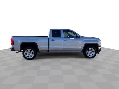 Used 2017 GMC Sierra 1500 SLE w/ SLE Value Package image 9