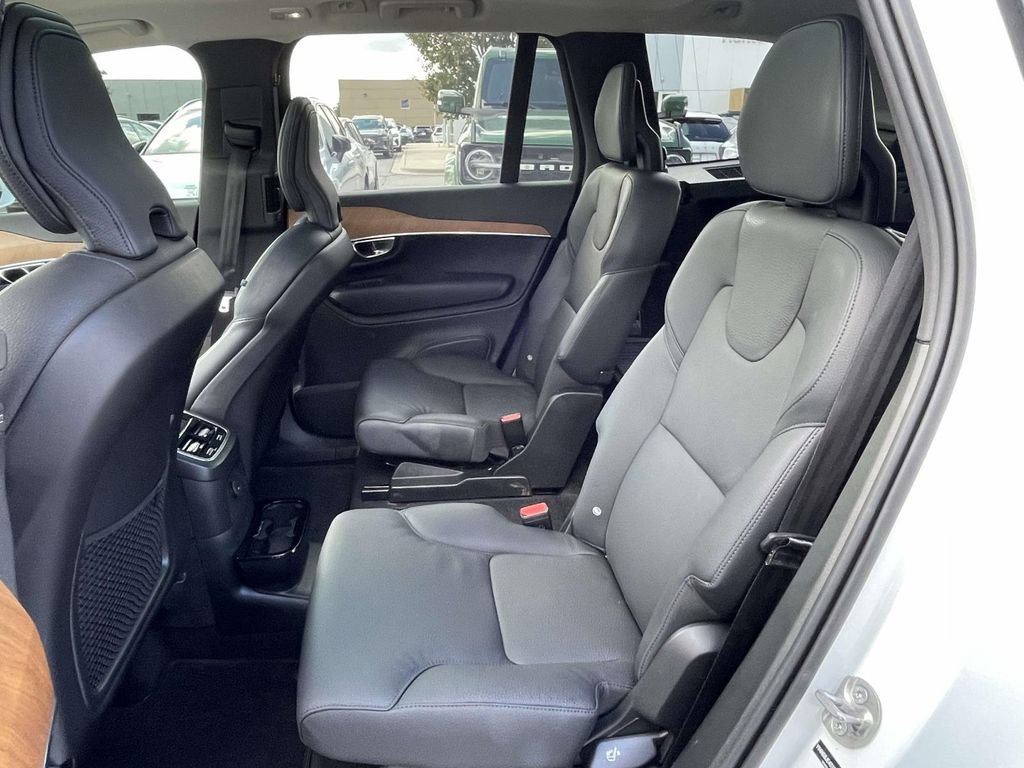 Used 2025 Volvo XC90 T8 Plus w/ Protection Package Premier AWD/4WD image 3