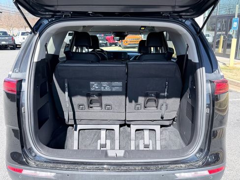 Used 2024 Kia Carnival LX image 9