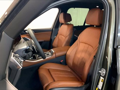 New 2026 BMW X5 xDrive50e image 9