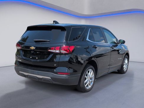 Used 2023 Chevrolet Equinox LT w/ Driver Convenience Package FWD image 3