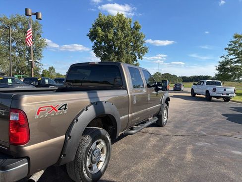 Used 2016 Ford F250 XLT w/ FX4 Off-Road Package AWD/4WD image 4