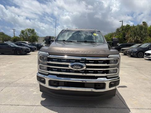 Used 2023 Ford F250 Lariat w/ Lariat Ultimate Package AWD/4WD image 8