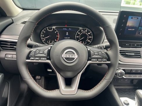 New 2026 Nissan Altima 2.5 SR FWD image 14