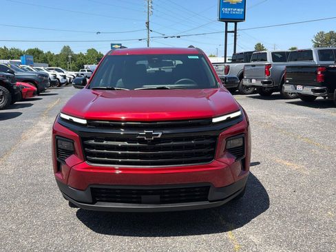 New 2026 Chevrolet Traverse LT w/ Midnight/Sport Edition FWD image 2