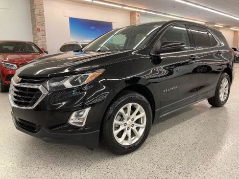 Used 2019 Chevrolet Equinox LT FWD image 2