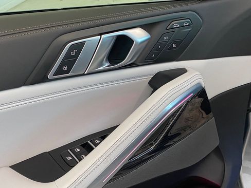 Certified 2025 BMW X6 M60i w/ Dynamic Handling Package image 23