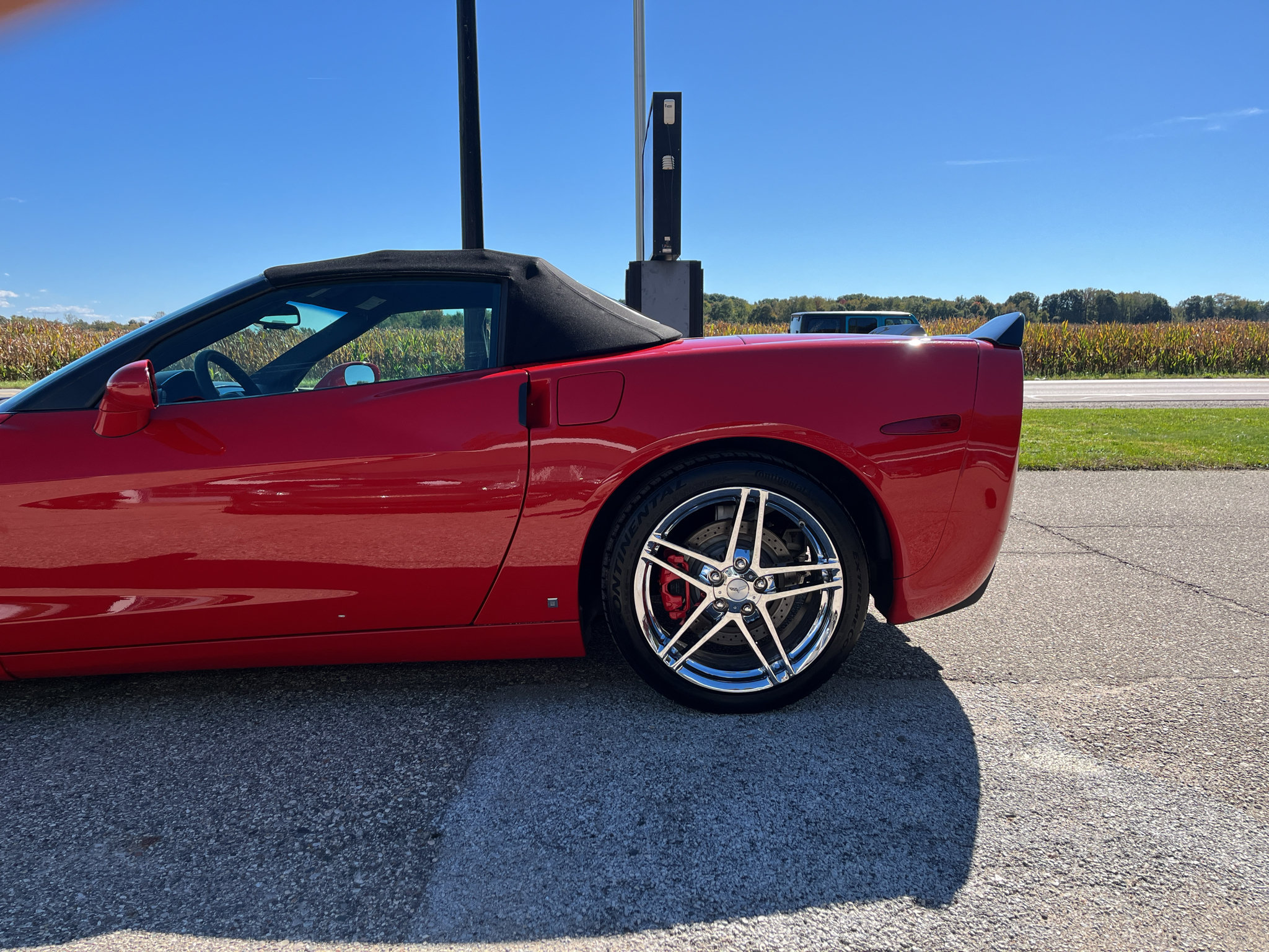 Used 2007 Chevrolet Corvette Convertible w/ Preferred Equipment Group RWD image 3