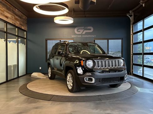 Used 2018 Jeep Renegade Latitude AWD/4WD image 1
