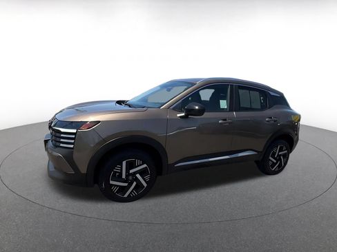 Used 2026 Nissan Kicks SV w/ Cold Weather Package FWD image 8