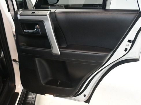 Used 2018 Toyota 4Runner SR5 Premium image 25