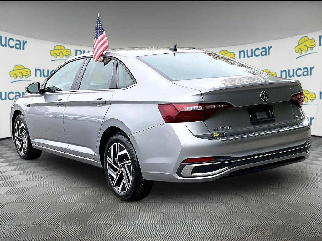 Used 2024 Volkswagen Jetta SEL FWD image 4