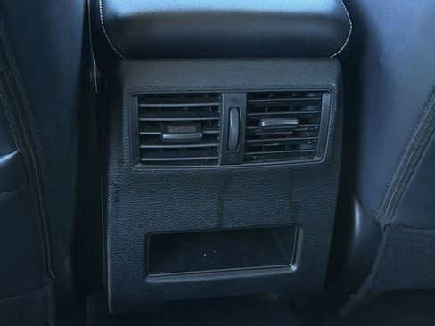 Used 2024 Mitsubishi Outlander AWD image 18
