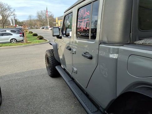 Used 2020 Jeep Gladiator Sport w/ Quick Order Package 24S image 9