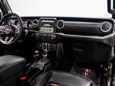 Used 2023 Jeep Wrangler Unlimited Sahara w/ Cold Weather Group image 17