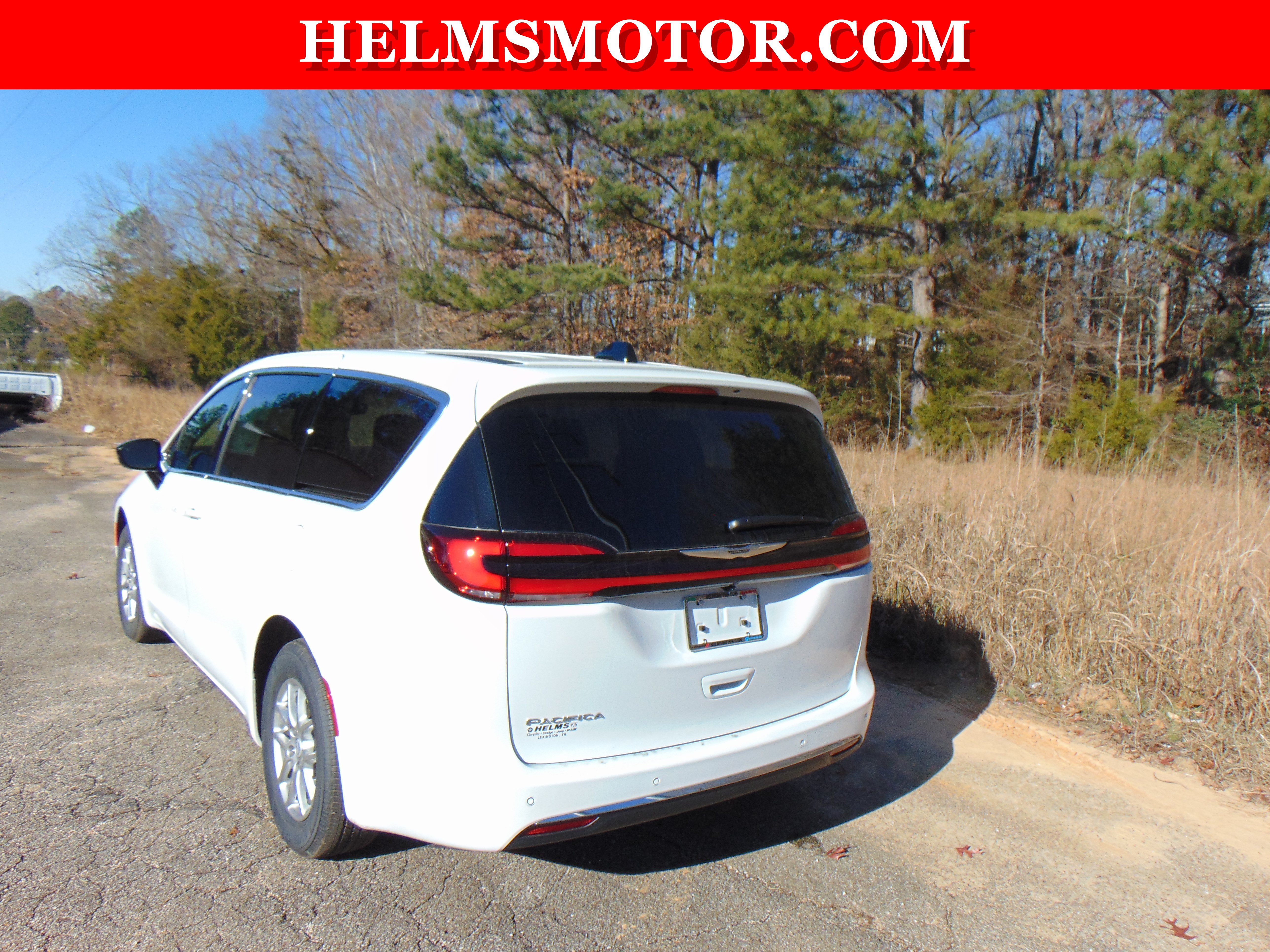 New 2026 Chrysler Pacifica Select FWD image 13