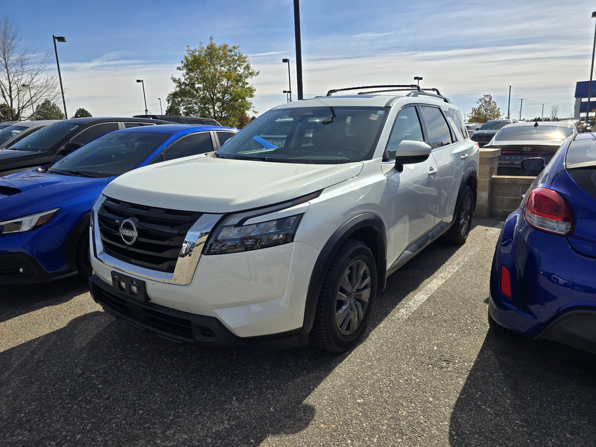 Used 2023 Nissan Pathfinder SV w/ SV Premium Package AWD/4WD image 12
