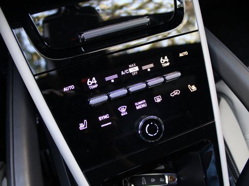 Certified 2025 Porsche Cayenne image 21