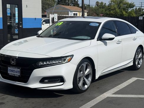 Used 2018 Honda Accord Touring image 3
