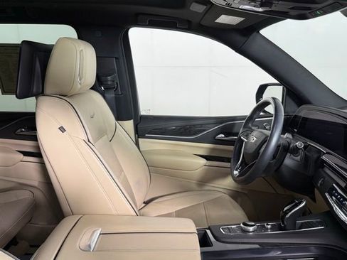 Used 2023 Cadillac Escalade ESV Premium Luxury w/ Performance Package AWD/4WD image 34