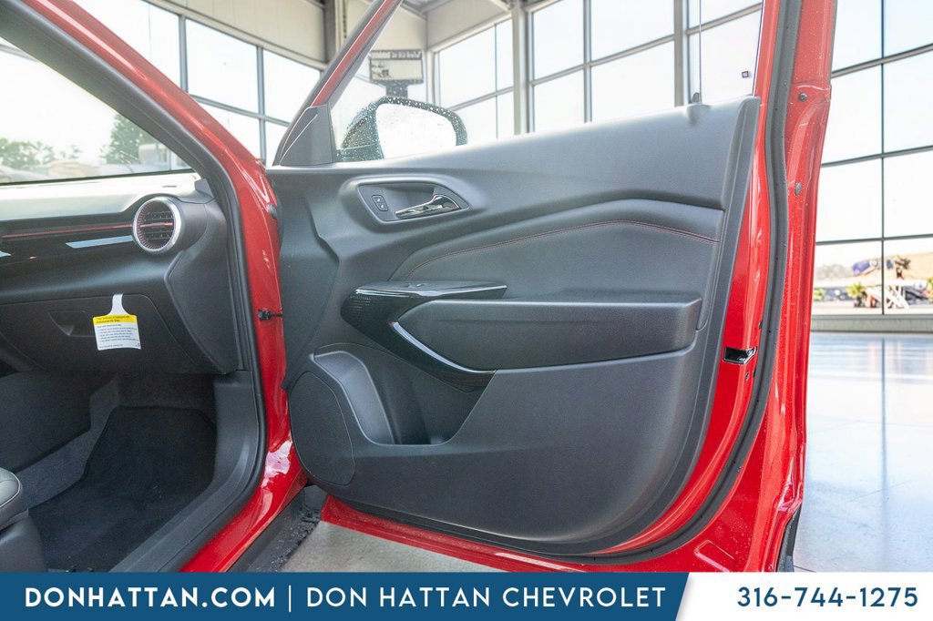 New 2026 Chevrolet Trax RS w/ Sunroof Package FWD image 26