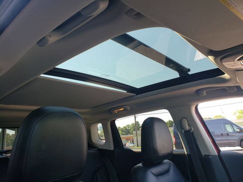 Used 2018 Jeep Compass Limited w/ Navigation Group image 16