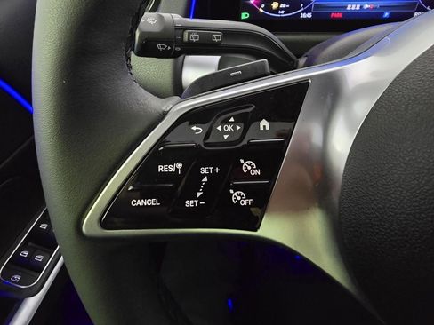 New 2025 Mercedes-Benz GLB 250 4MATIC image 17