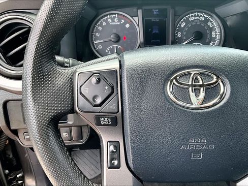 Used 2019 Toyota Tacoma TRD Sport AWD/4WD image 23