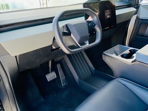 Used 2024 Tesla Cybertruck AWD Crew Cab image 24