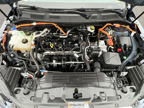 Used 2025 Lincoln Corsair Grand Touring w/ Equipment Group 302A AWD/4WD image 18