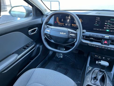 Used 2025 Kia K4 FWD image 32