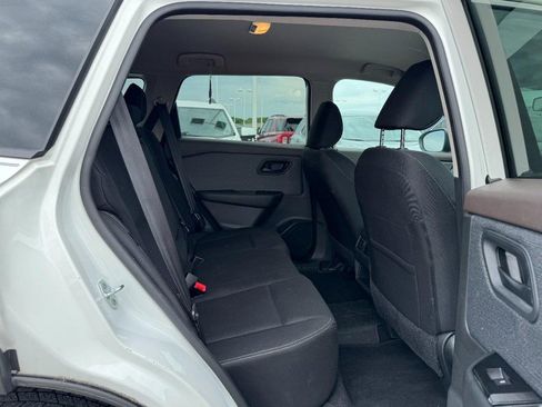 Used 2023 Nissan Rogue S AWD/4WD image 10