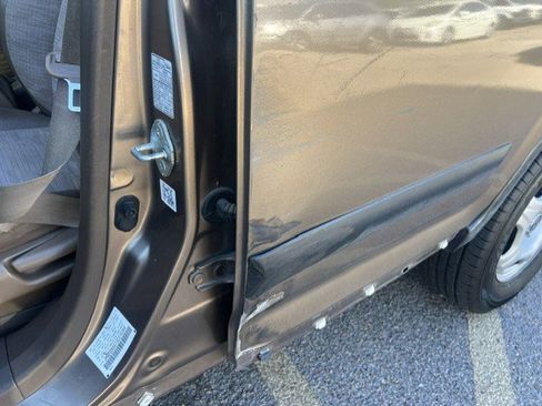 Used 2003 Honda CR-V LX image 9