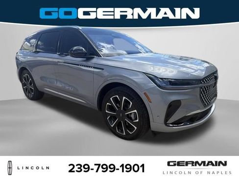 Used 2024 Lincoln Nautilus Reserve w/ Equipment Group 203A AWD/4WD image 9